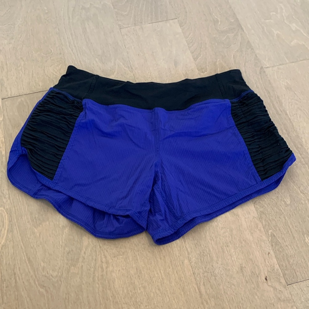 Lululemon shorts size 4